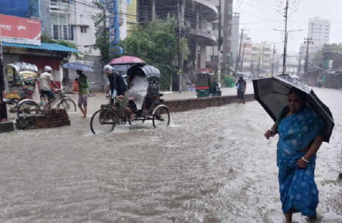 টানা বর্ষণ ও পাহাড়ি ঢলে চট্টগ্রামে সাড়ে ৪ লাখ মানুষ পানিবন্দি