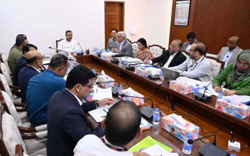 ফ্যামিলি কার্ড বাস্তবায়ন কৌশল নিয়ে প্রধানমন্ত্রীর বৈঠক
