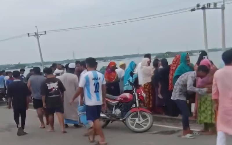 টিকটক ভিডিও বানাতে গিয়ে বিদ্যুৎস্পৃষ্ট হয়ে প্রাণ গেল কিশোরের