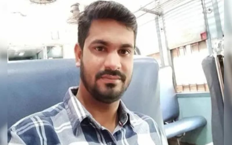 ভারতে স্ত্রীর ছোঁড়া মোবাইলের আঘাতে স্বামীর মৃত্যু | চ্যানেল আই অনলাইন ভারতে স্ত্রীর ছোঁড়া মোবাইলের আঘাতে স্বামীর মৃত্যু | চ্যানেল আই অনলাইন