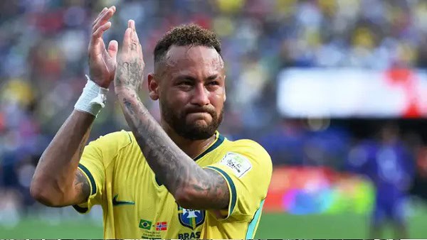 অবসরের কথা ‘নিশ্চিত’ করে নেইমার বললেন ‘ব্রাজিলের জন্য রক্তও দিয়েছি’