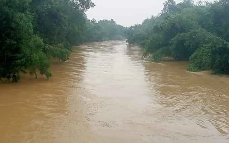 পাঁচ জেলার নদীর পানি বিপদসীমার ওপরে, নতুন এলাকায় বন্যার শঙ্কা