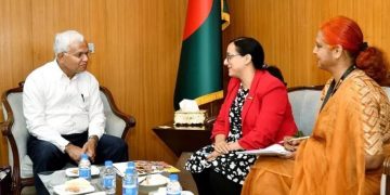 সমাজকল্যাণ মন্ত্রী অধ্যাপক ডা. এ জেড এম জাহিদ হোসেনের সঙ্গে সাক্ষাৎ করেন আইআরসির ডেপুটি রিজিওনাল ডিরেক্টর হাসিনা রহমান