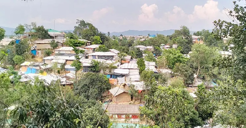 রোহিঙ্গা ক্যাম্পে স্ত্রী-সন্তানকে হত্যা
