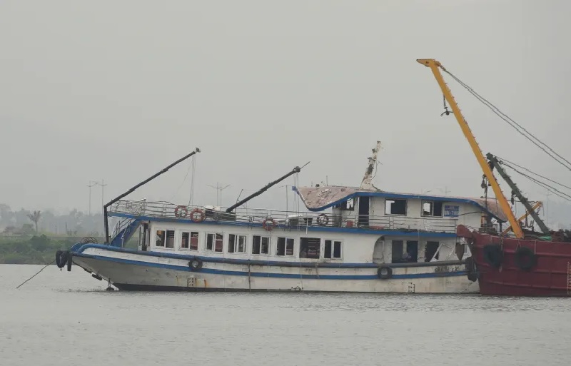স্পিডবোট উল্টে ১৫ ভারতীয় পর্যটকের মৃত্যু
