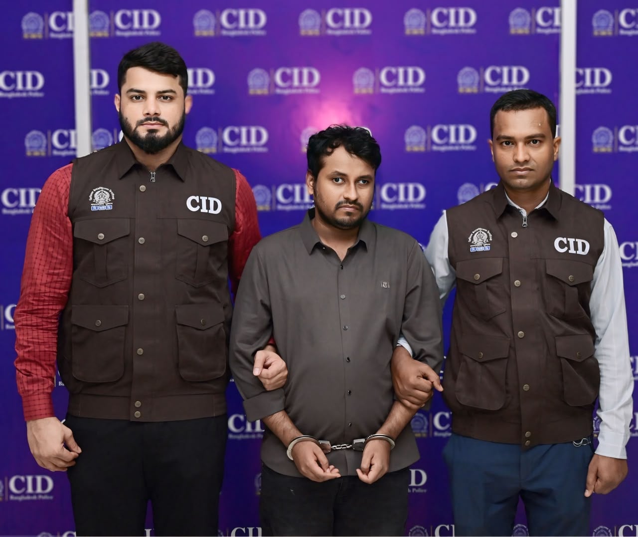 স্বল্পমূল্যে আইফোন-ল্যাপটপের প্রলোভন, ৩১ লাখ টাকা আত্মসাৎ