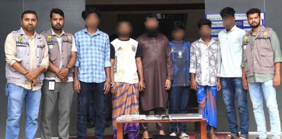 অনলাইনে আস-সুন্নাহ ফাউন্ডেশনের নাম ব্যবহার করে প্রতারণা: ডিবি’র জালে চক্রের ৬ সদস্য