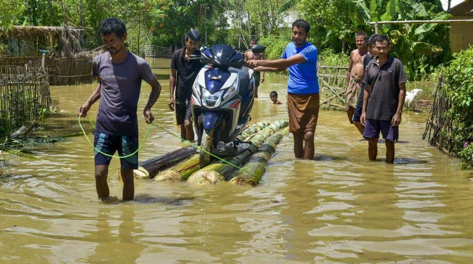আসামে বন্যায় আরও ১০ জনের মৃত্যু