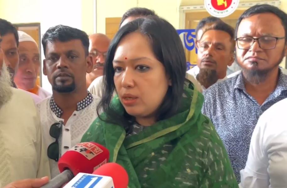 শেখ হাসিনার দেশে ফিরতে আইনগত কোন বাধা নেই: রুমিন ফারহানা