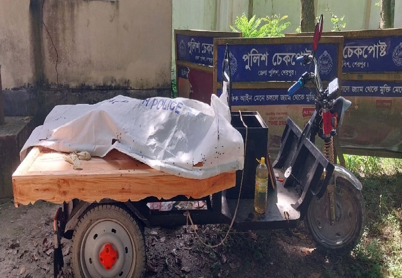 পরিত্যক্ত ডোবায় মিললো বৃদ্ধার লাশ | চ্যানেল আই অনলাইন পরিত্যক্ত ডোবায় মিললো বৃদ্ধার লাশ | চ্যানেল আই অনলাইন
