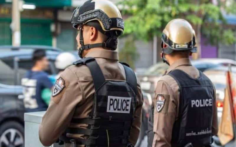 সরকারি কর্মকর্তাকে গুলি করে ইউটিউবে সাবেক এমপির স্বীকার!