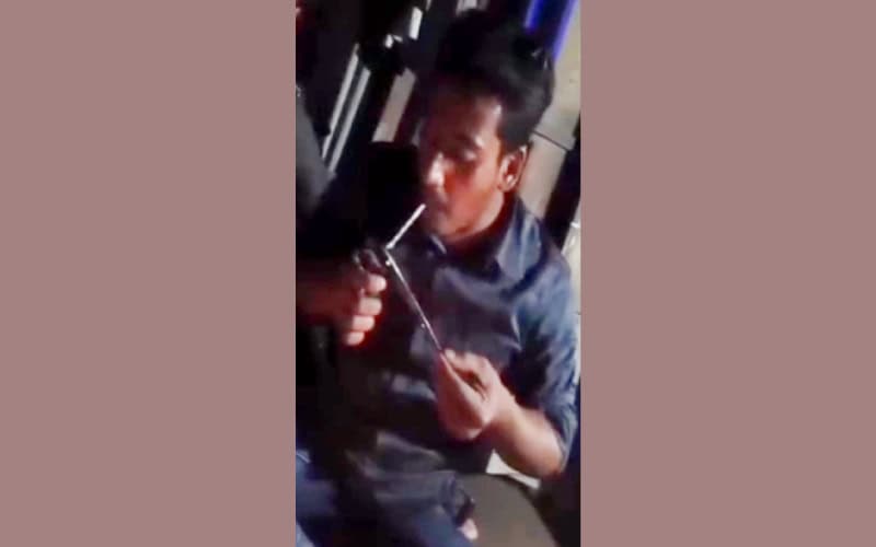 ইয়াবা সেবনের ভিডিও ভাইরাল, বাকেরগঞ্জে ছাত্রদল সভাপতিকে অব্যাহতি