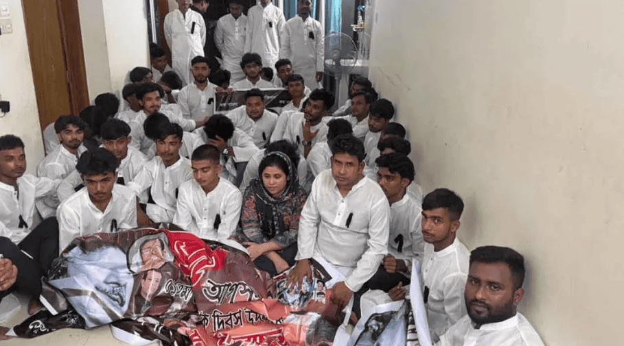 ভাটারা থেকে কার্যক্রম নিষিদ্ধ আওয়ামী লীগের ৫৩ নেতাকর্মী গ্রেফতার