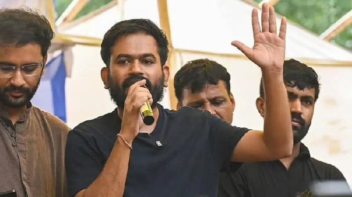 ‘ককরোচ জনতা পার্টির’ নতুন কর্মসূচি ঘোষণা